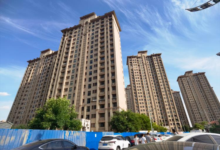 路面开裂后业主搬家_北京在建第一高楼业主_南京喜顺搬家