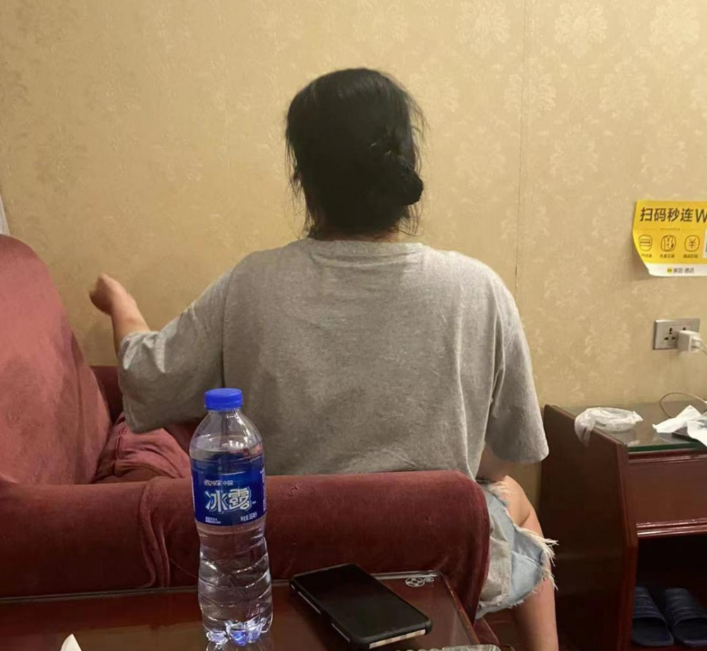 巴厘岛命案聊天记录_姚贝娜火化前遗体_火葬场火化遗体视频