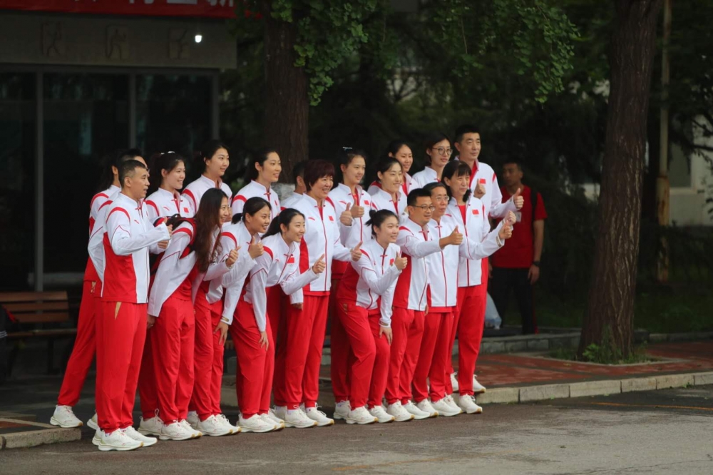 7月19日，中国女排出征东京奥运.png