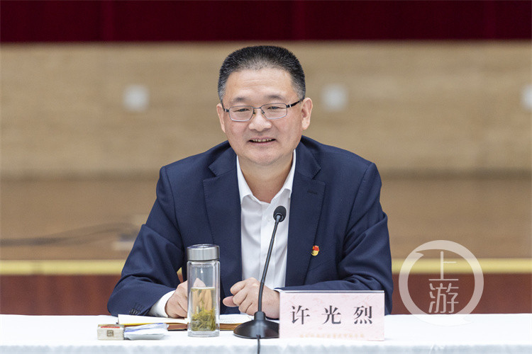 市级部门解报告重庆市税务局局长许光烈着力算好两本账释放减税降费