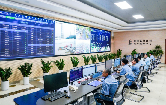 从智能工厂标杆到产业生态高地，南京“智造”加速跃升