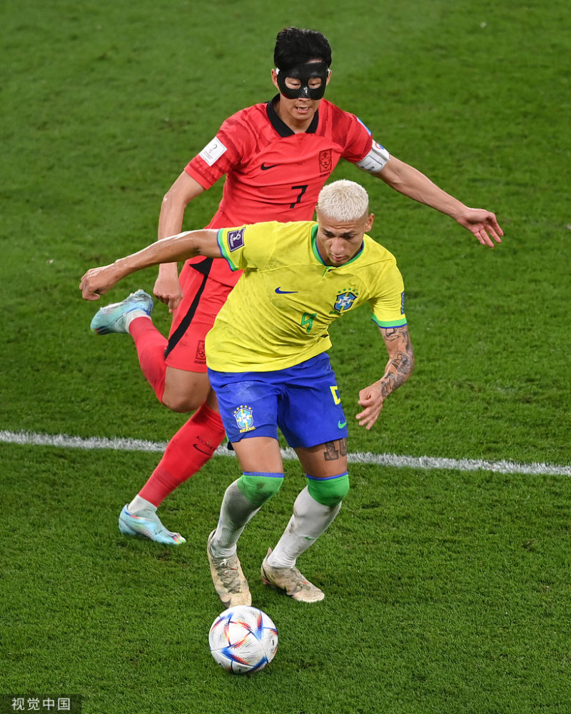 孙兴慜 韩国足球 旗帜人物_孙兴慜:感谢集训现场加油的韩国球迷,虽然寒冷但心里却是温暖的_孙兴慜 欧洲顶级舞台 成就