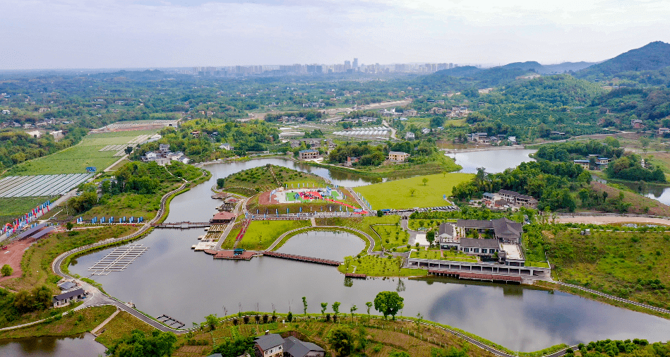 地址:铜梁区南城街道家泽田园03二坪镇观瀑采摘之旅等你来▲图源 周