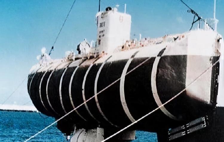 美军长尾鲨号核潜艇惨剧：潜艇被水压压成碎片，129人无一幸存
