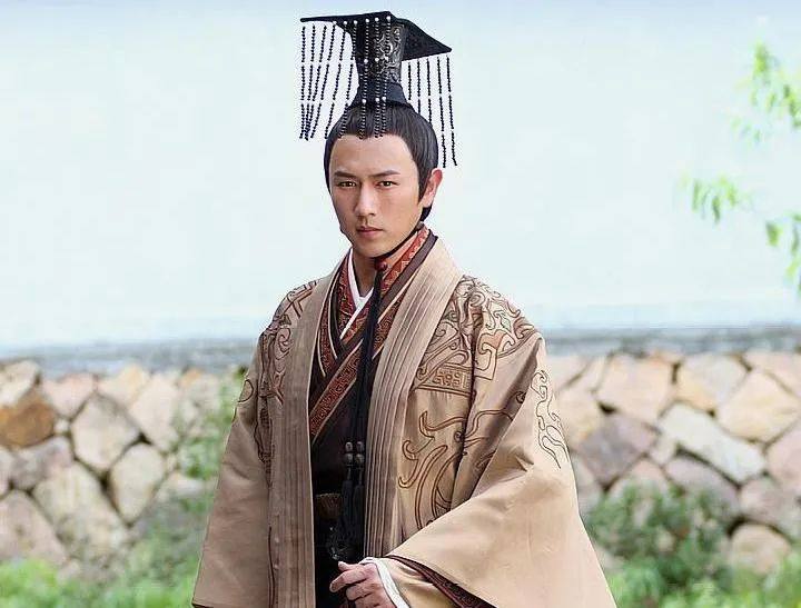 来源/电视剧《美人心计》剧照济北王刘兴居对刘恒抢走自己哥哥刘襄的