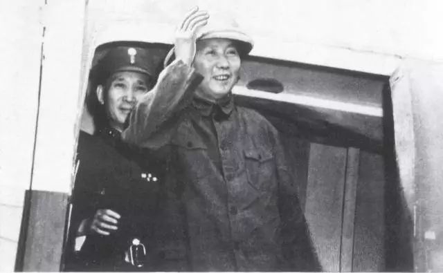 重庆谈判 周恩来为何推荐毛泽东戴这顶帽子 上游新闻 汇聚向上的力量