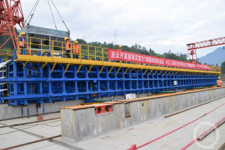 总规划面积48000平方米,占地约72亩,生产中心共设t梁预制台座48个