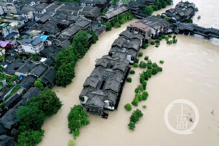 6月27日4時至28日11時,黔江區遭遇強降雨,34個雨量站超過100mm,最大