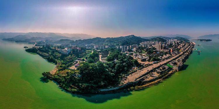 《鸟瞰木洞》 唐祥俊  摄于巴南区木洞镇 ——