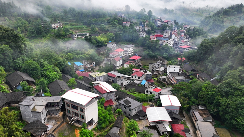 5月29日上午,重庆市酉阳土家族苗族自治县南腰界镇唐家溪,雨后的唐家