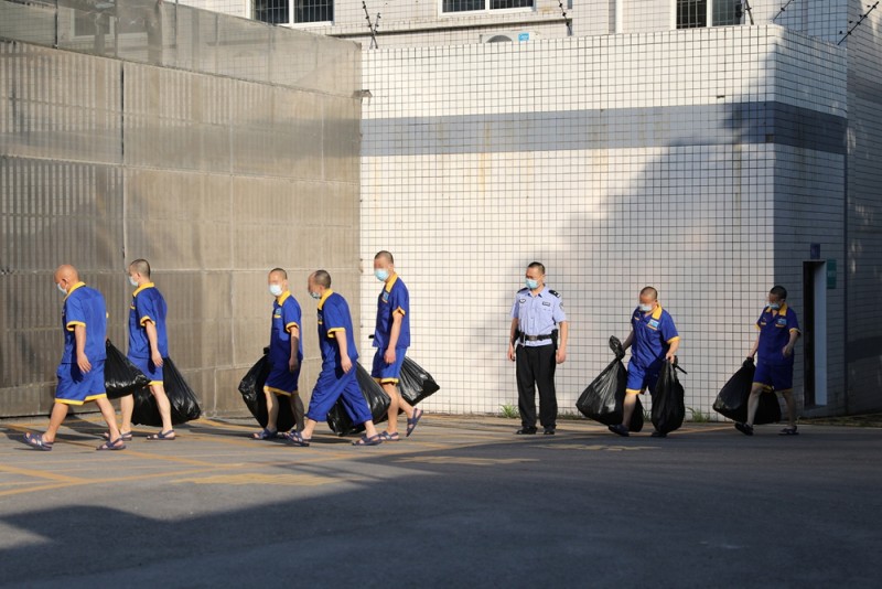 直击| 高温下 戒毒所民警的一天 - 上游新闻·汇聚向上的力量