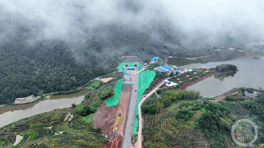 云雾山隧道图片