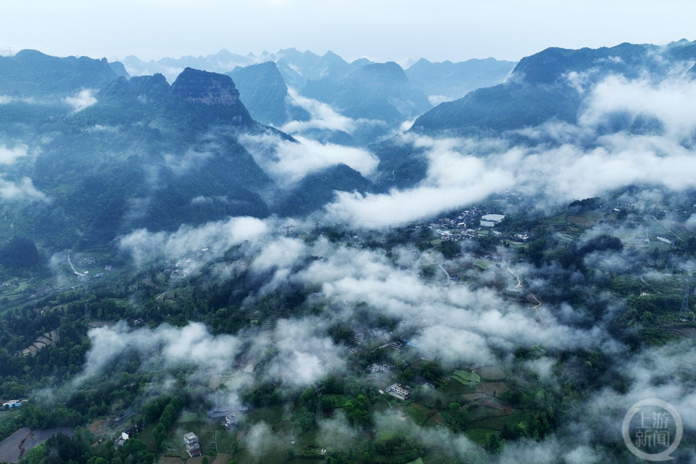 雾锁山头山锁雾图片图片